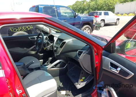 2013 Hyundai Veloster Base W/Gray from USA, damaged, VIN KMHTC6AD0DU140570